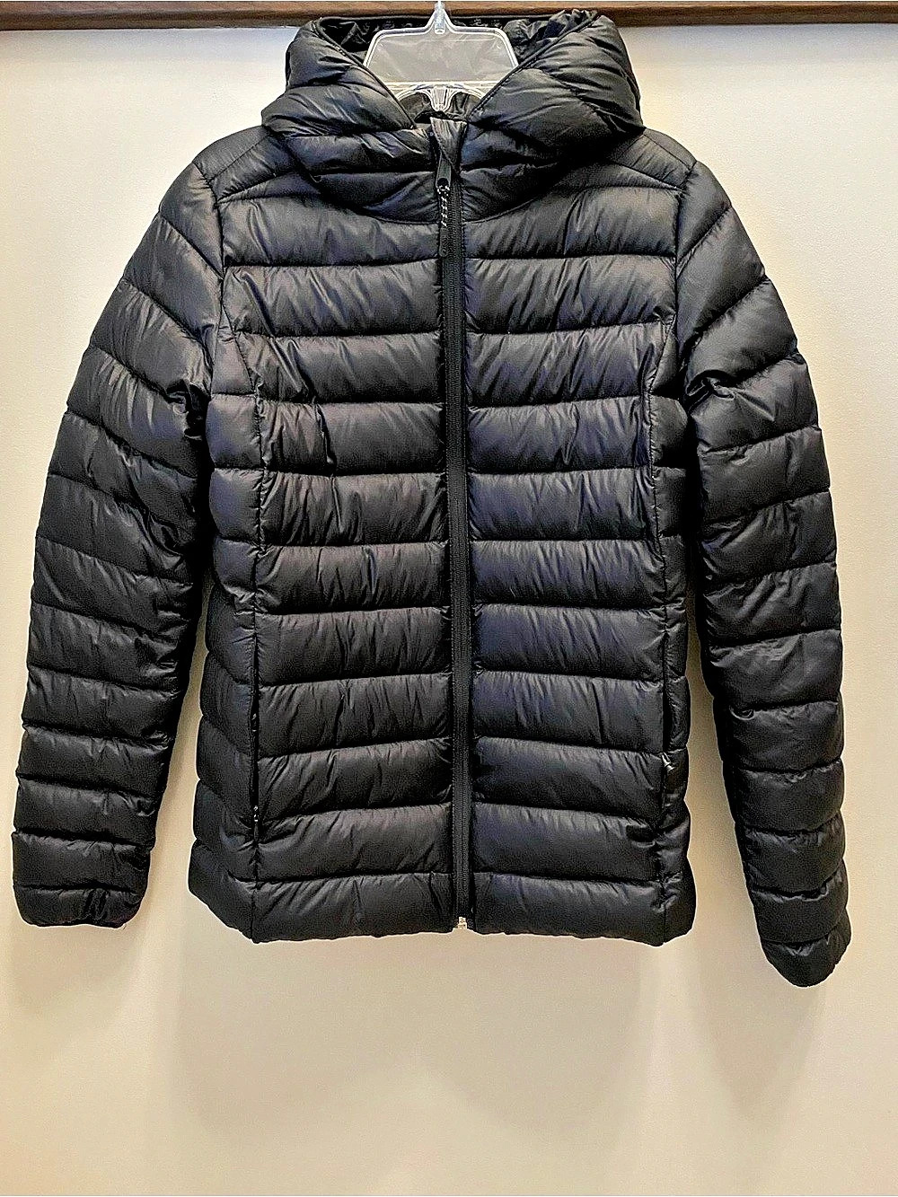 Roots Womens Zip Down Packable Jacket Black XS Packable Puffer Like New